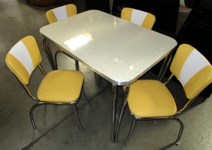 50'S TABLE in FURNITURE > KITCHEN/DINING TABLES