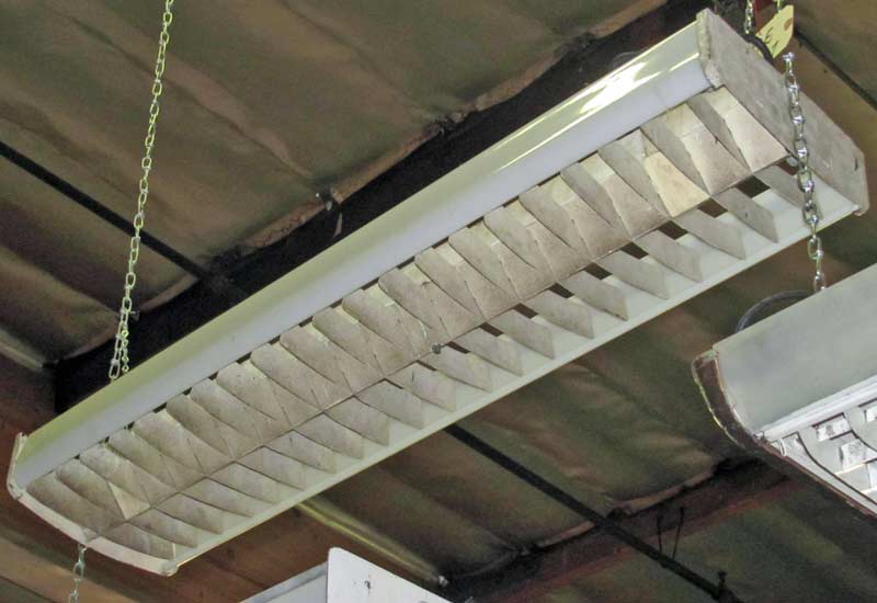 Vintage fluorescent light fixtures deals