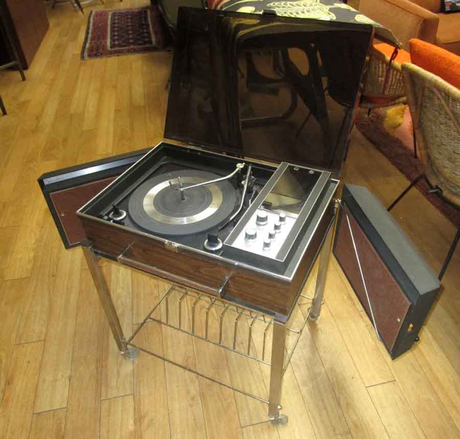 MOTOROLA RECORD PLAYER in TVS/RADIOS > RECORD PLAYERS