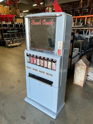 LIGHT BLUE CANDY MACHINE