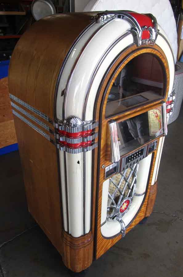 1015 STYLE JUKEBOX FOR SALE in FOR SALE