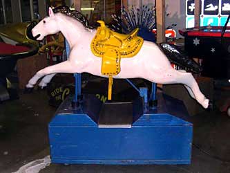 KIDDIE RIDE: WHITE HORSE