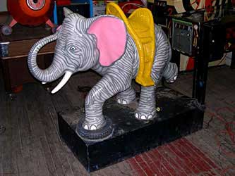 KIDDIE RIDE: ELEPHANT