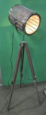 *WOOD TRIPOD LAMP