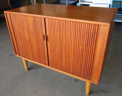 CABINET W/TAMBOUR DOORS