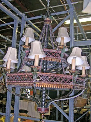 TRADITIONAL CHANDELIER