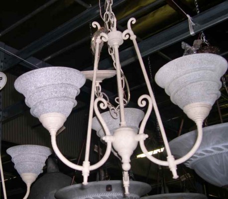 3 LIGHT CHANDELIER