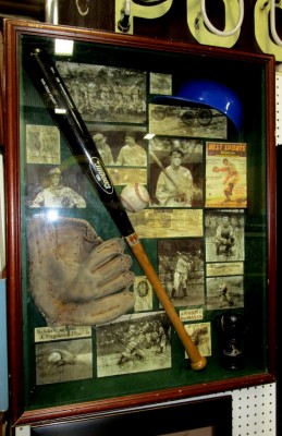 BASEBALL SHADOWBOX
