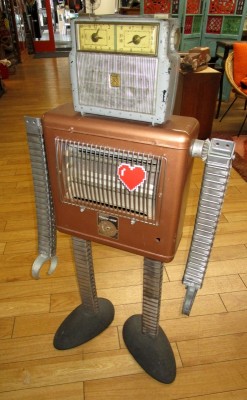 HAND MADE ROBOT