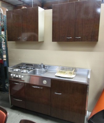 BROWN KITCHENETTE SINK UNIT W/CABINETS