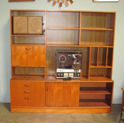 ENTERTAINMENT UNIT
