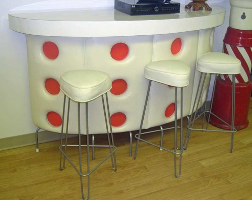 WHITE VINYL BAR