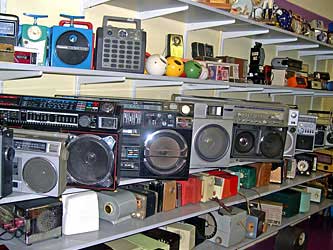 ASSORTED BOOM BOXES