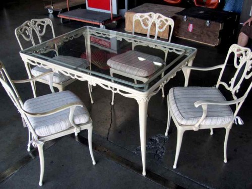 PATIO TABLE SET