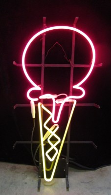 ICE CREAM CONE NEON