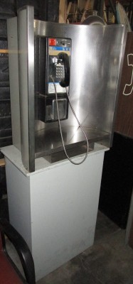 AIRPORT WALL MOUNT BOOTH
