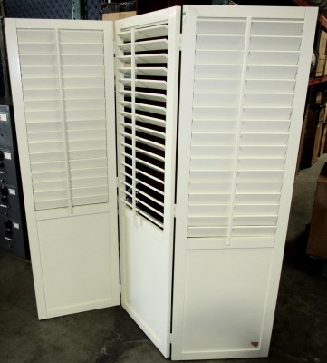 ROOM DIVIDER