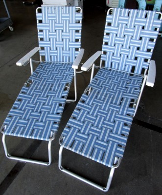 CHAISE LOUNGE
