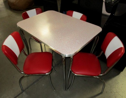 50`S KITCHENETTE TABLE 