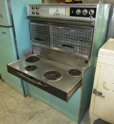FRIGIDAIRE STOVE