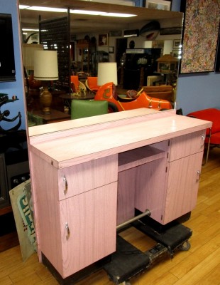 PINK VANITY/MAKE UP TABLE