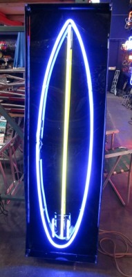 SURFBOARD NEON