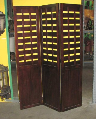 ROOM DIVIDER