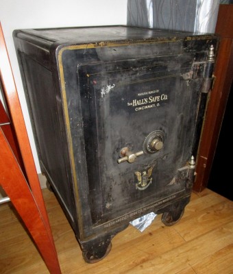 VINTAGE SAFE