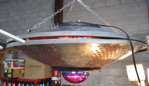 FLYING SAUCER (UFO)