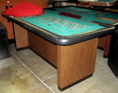 VINTAGE ROULETTE TABLE