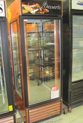 PIE DISPLAY CASE