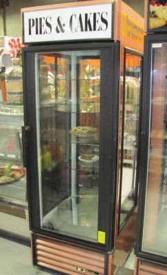PIE DISPLAY CASE