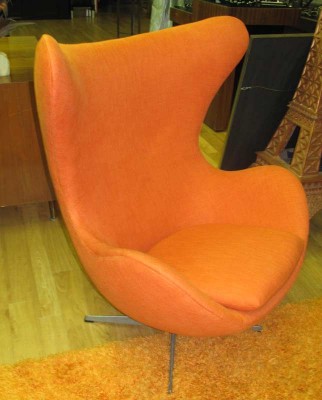 ARNIE JACOBSON "EGG CHAIR"