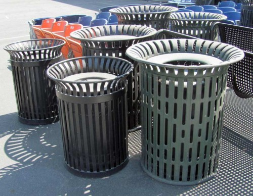 ASST.PARK TRASH CANS