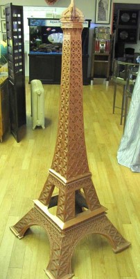 EIFFEL TOWER
