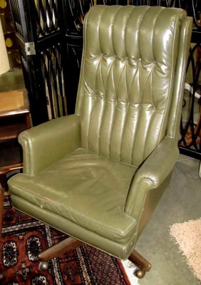 GREEN DESK CHAIR