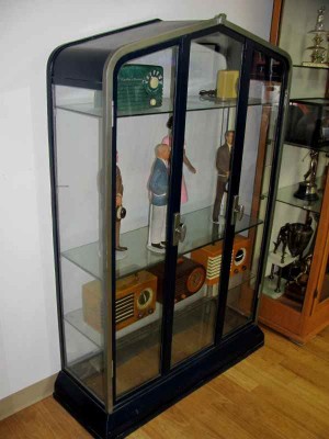 DECO DISPLAY CASE