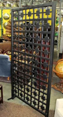 ROOM DIVIDER