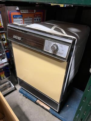 HARVEST YELLOW DISHWASHER