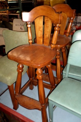 WOOD BAR STOOLS