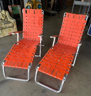 CHAISE LOUNGE