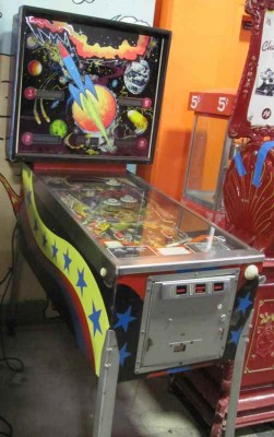 PINBALL MACHINE