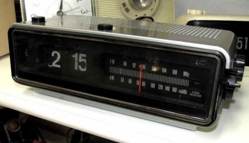 CLOCK RADIO