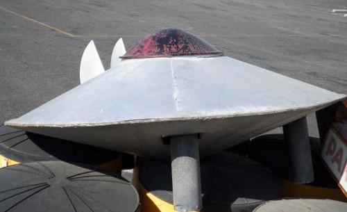 FLYING SAUCER (UFO)