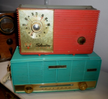 VINTAGE RADIOS