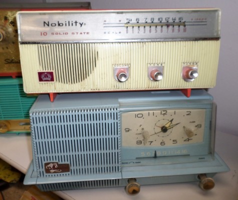 VINTAGE RADIOS