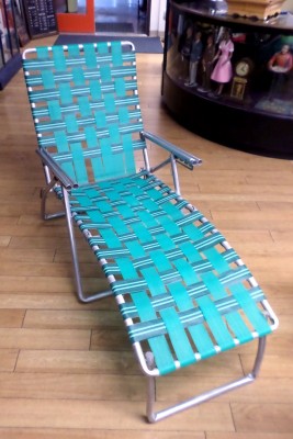 CHAISE LOUNGE
