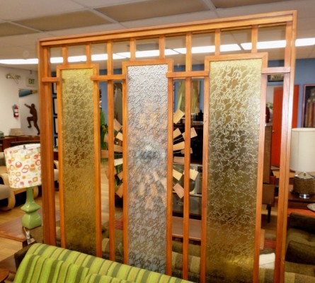 ROLLING ROOM DIVIDER