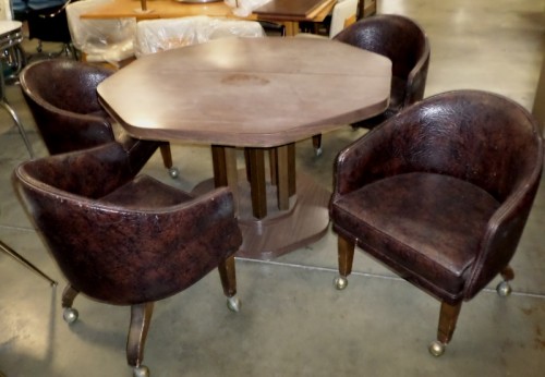 CARD/OCTAGON DINETTE