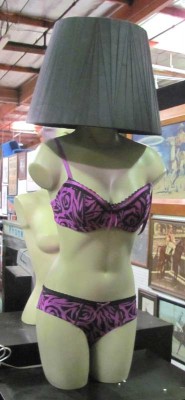 MANNEQUIN LAMP
